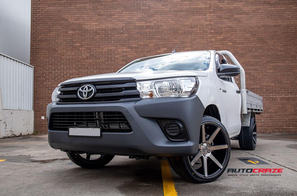 TOYOTA HILUX 2WD (2005 ONWARDS) VERONA MATTE BLACK TINTED FACE